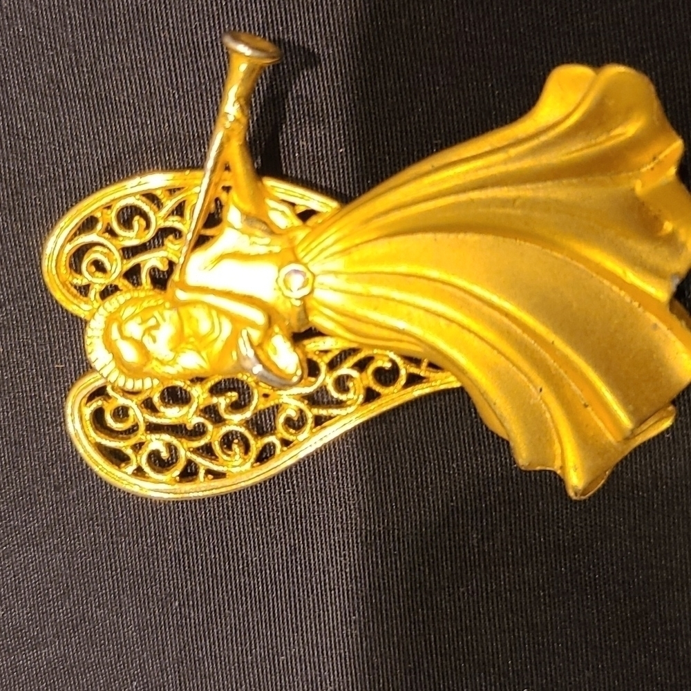 JJ Angel Vintage Gold Tone Pin